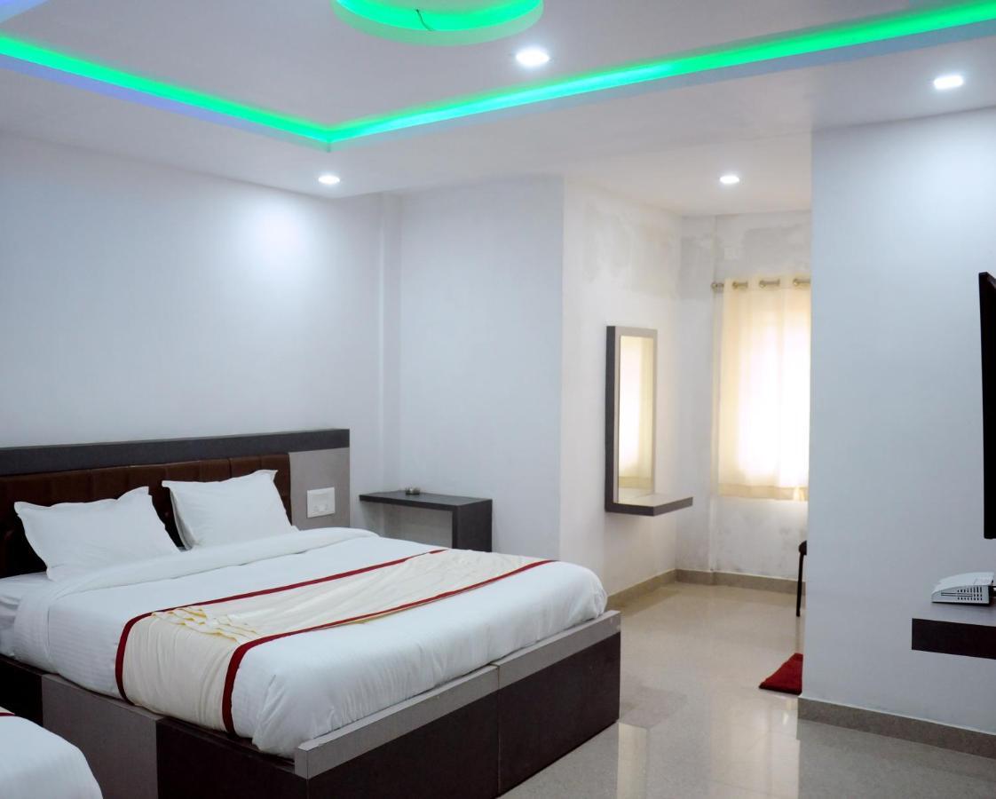 Hotel Shawrya The Grand Madikeri Kültér fotó