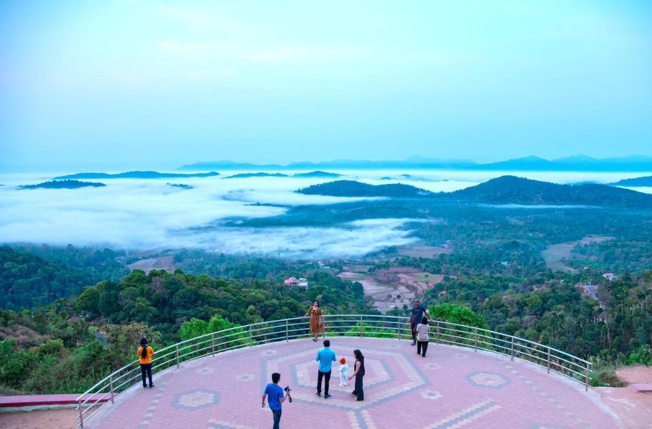 Hotel Shawrya The Grand Madikeri Kültér fotó