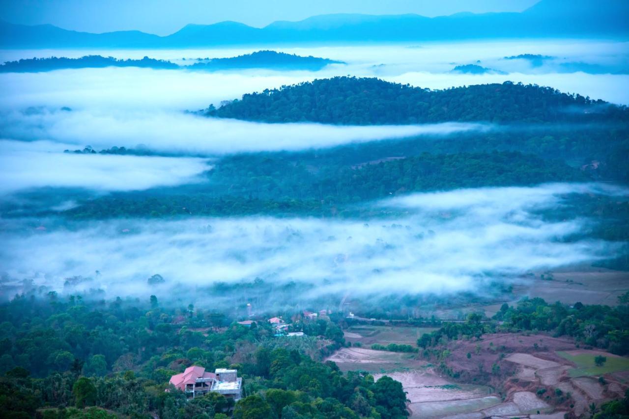 Hotel Shawrya The Grand Madikeri Kültér fotó